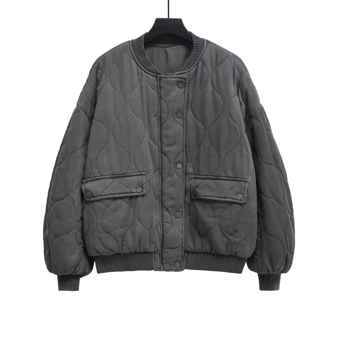 Damen Stepp-Bomberjacke mit organischer Steppung und Druckknopffront Echo Archiv