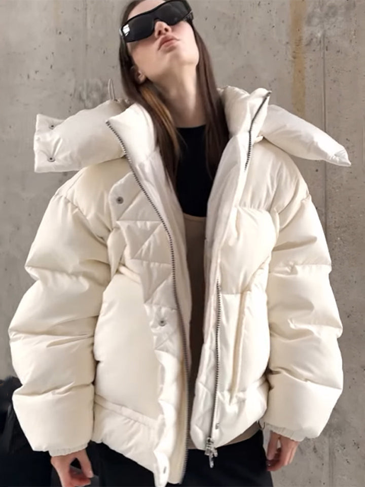 Damen Oversize Wattierte Pufferjacke mit extra hohem Stehkragen, zweifachem Frontreißverschluss und kastiger Silhouette Echoarchiv