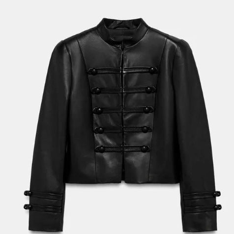 Damen Kurz geschnittene Kunstleder‑Militärjacke mit Stehkragen und Zierkordeln Echo Archiv