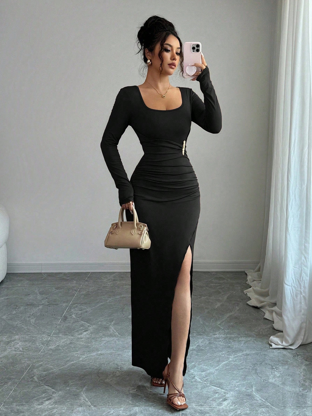 Damen nan körpernahes Maxikleid mit Quadratausschnitt, taillierter Raffung und hohem Seitenschlitz Echo Archiv