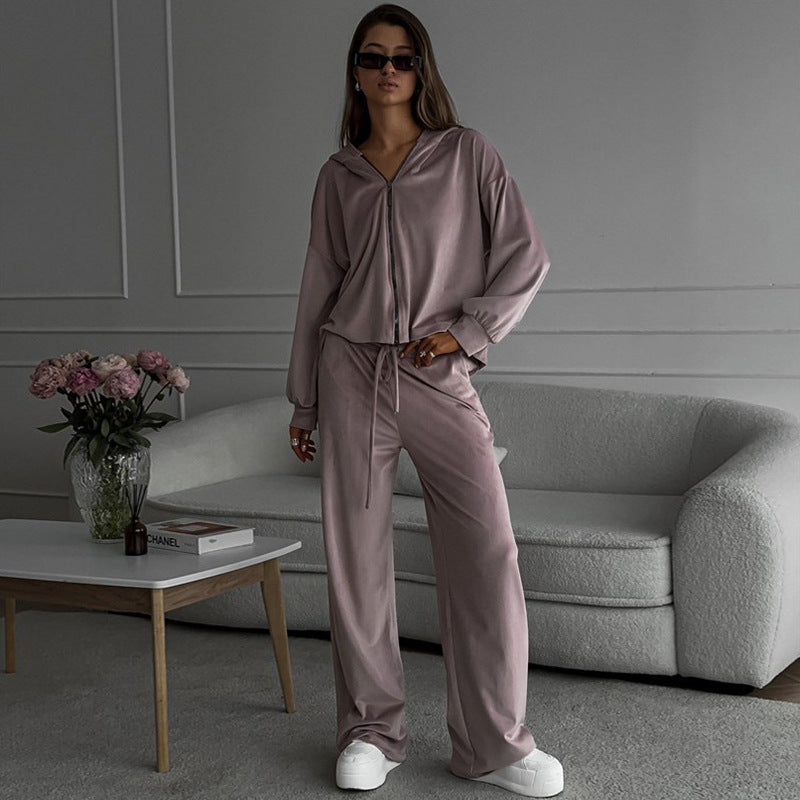 Damen nan luxuriöses Velours-Zweiteiler Set mit kurzem Reißverschluss-Hoodie und weiten Highwaist-Loungehosen Echo Archiv