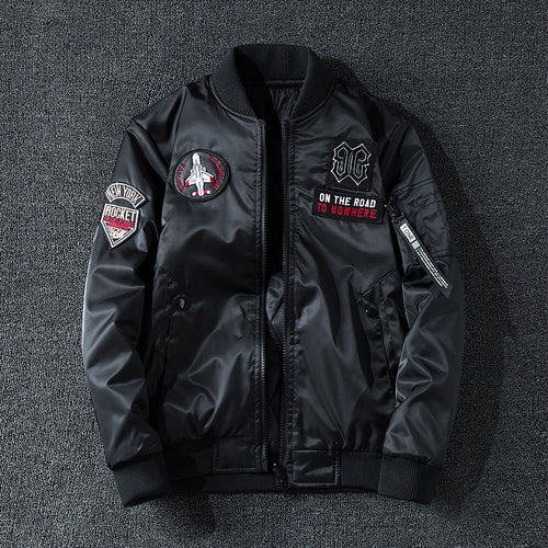 Männer's  gestickter Luftfahrt-Patch-Bomber mit Stehkragen und utility Tasche am Ärmel Echo Archiv