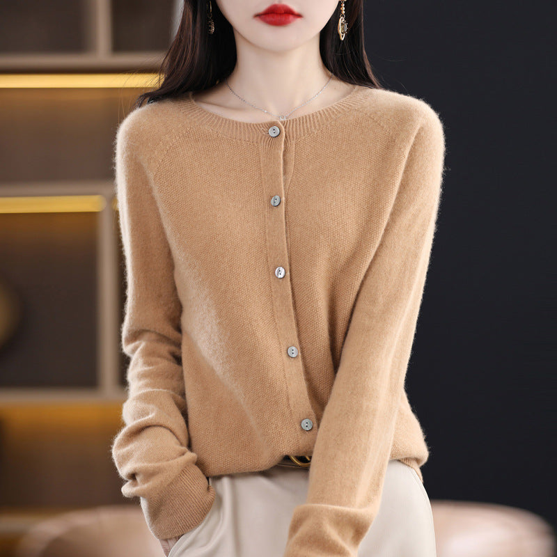 Damen Kurzgeschnittener Cardigan in Mohair‑Optik mit Rundhalsausschnitt und Perlmuttknöpfen Echoarchiv