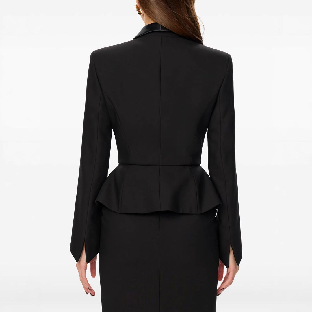 Damen Taillierter Blazer mit Schößchen Satin‑Schalkragen und schlanker Silhouette Echoarchiv