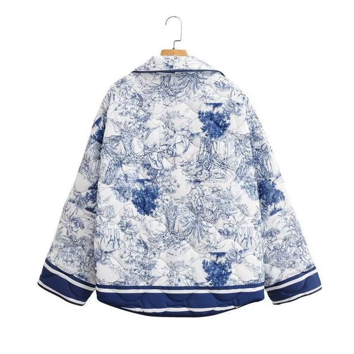 Damen leichte gesteppte Kurzjacke im Kimono‑Stil mit weitem Schalkragen, kontrastpaspel und aufgesetzten Taschen – Célinea