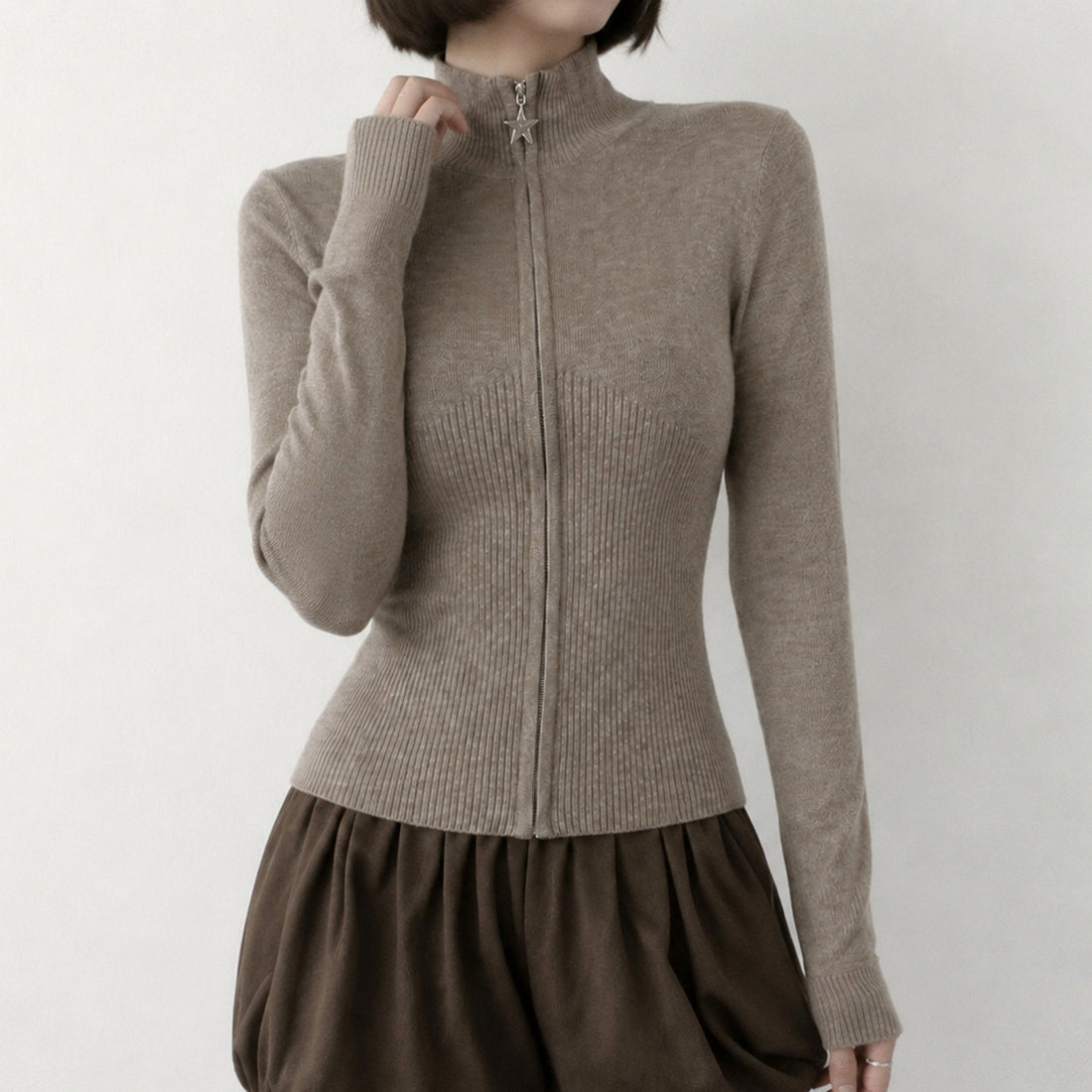 Damen Figurbetonter Zip-Pullover mit Stehkragen und taillierter Rippstruktur – Mavelle