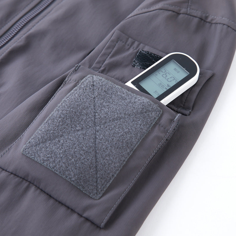 Herren minimalistischer Nylon-Bomber mit wattierter Innenlage und Ärmel-Pattentasche Echo Archiv