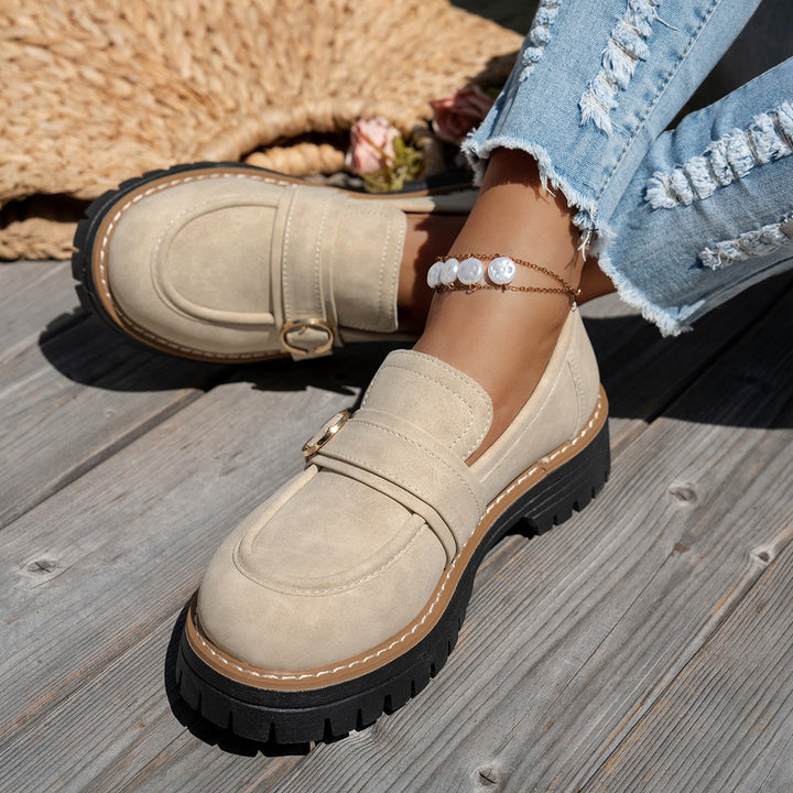 Damen robuster Loafer mit grober Profilsohle, gepolstertem Komfortfußbett und zierlicher Metallschnalle Echo Archiv
