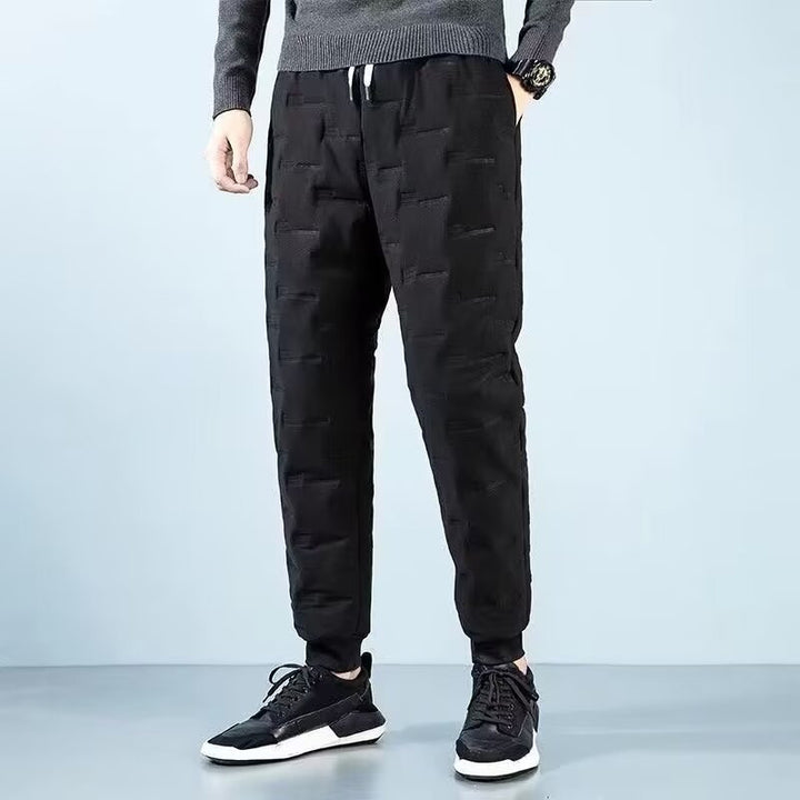 Herren Sportliche Jogginghose mit strukturiertem Design Echoarchiv