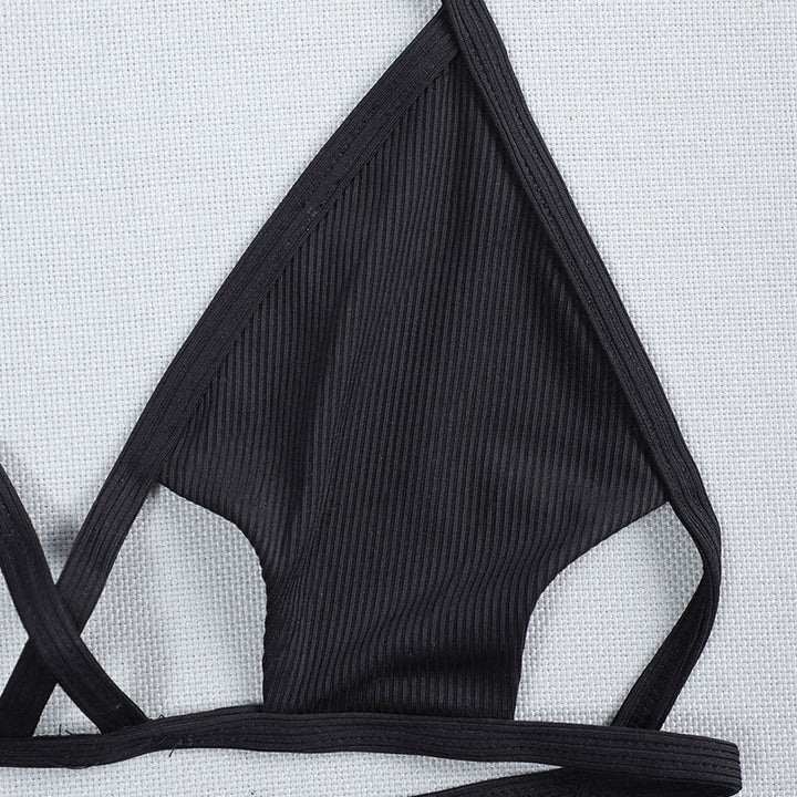 Damen Triangel-Bikini mit innovativem Schnitt und gekreuztem Design Echo Archiv