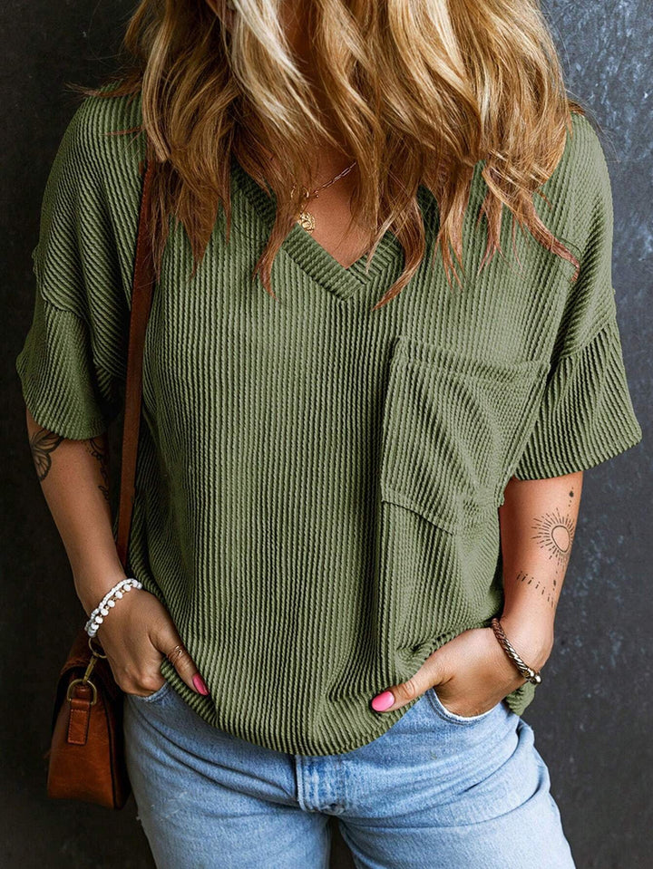 Damen Lässiges Rippstrick Oversize T-Shirt mit V-Ausschnitt und Brusttasche Echo Archiv
