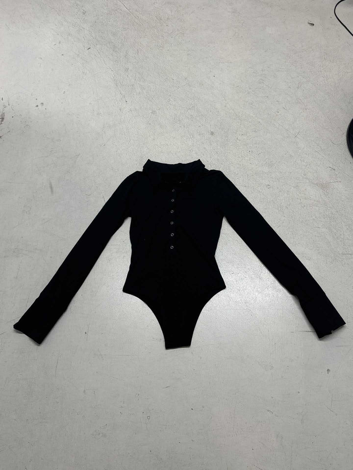 Damen eleganter Langarm-Bodysuit mit Knopfleiste und modischen Details Echo Archiv