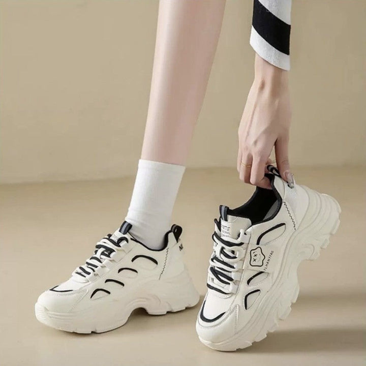 Damen Sportliche Chunky Sneakers mit atmungsaktiver Sohle und eleganten Designelementen Echo Archiv