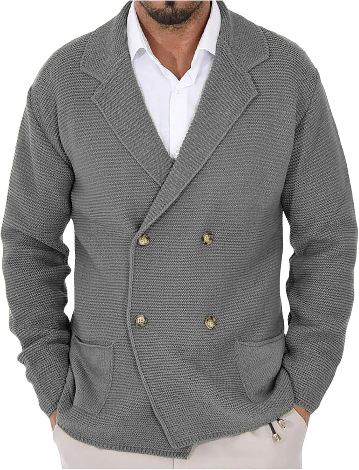 Herren Strickjacke mit doppelter Knopfleiste und modernen Taschen Echoarchiv