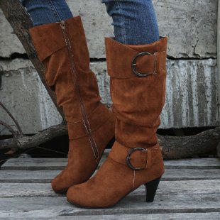Damen Slouch‑Stiefel mit konischem Absatz, spitzer Leiste und Zierschnallen Echo Archiv