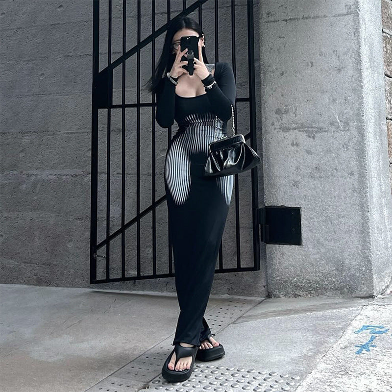 Damen Elegantes Maxikleid mit wellenförmigem Design und langen Ärmeln Echo Archiv