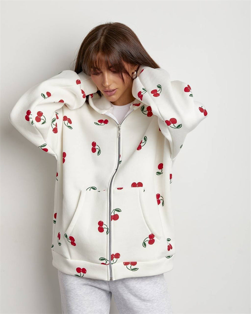Damen verspielter Kapuzen-Zippullover mit Kirschenprint und oversized Passform – Auréline