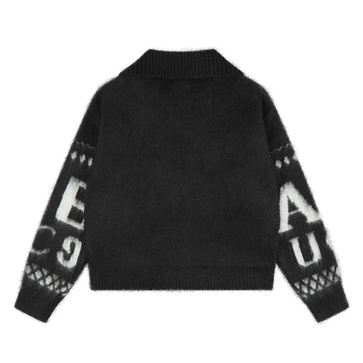 Damen Oversize Mohair-Strickjacke mit Knopfleiste, großem Reverskragen und typografischem Allover-Print Echoarchiv