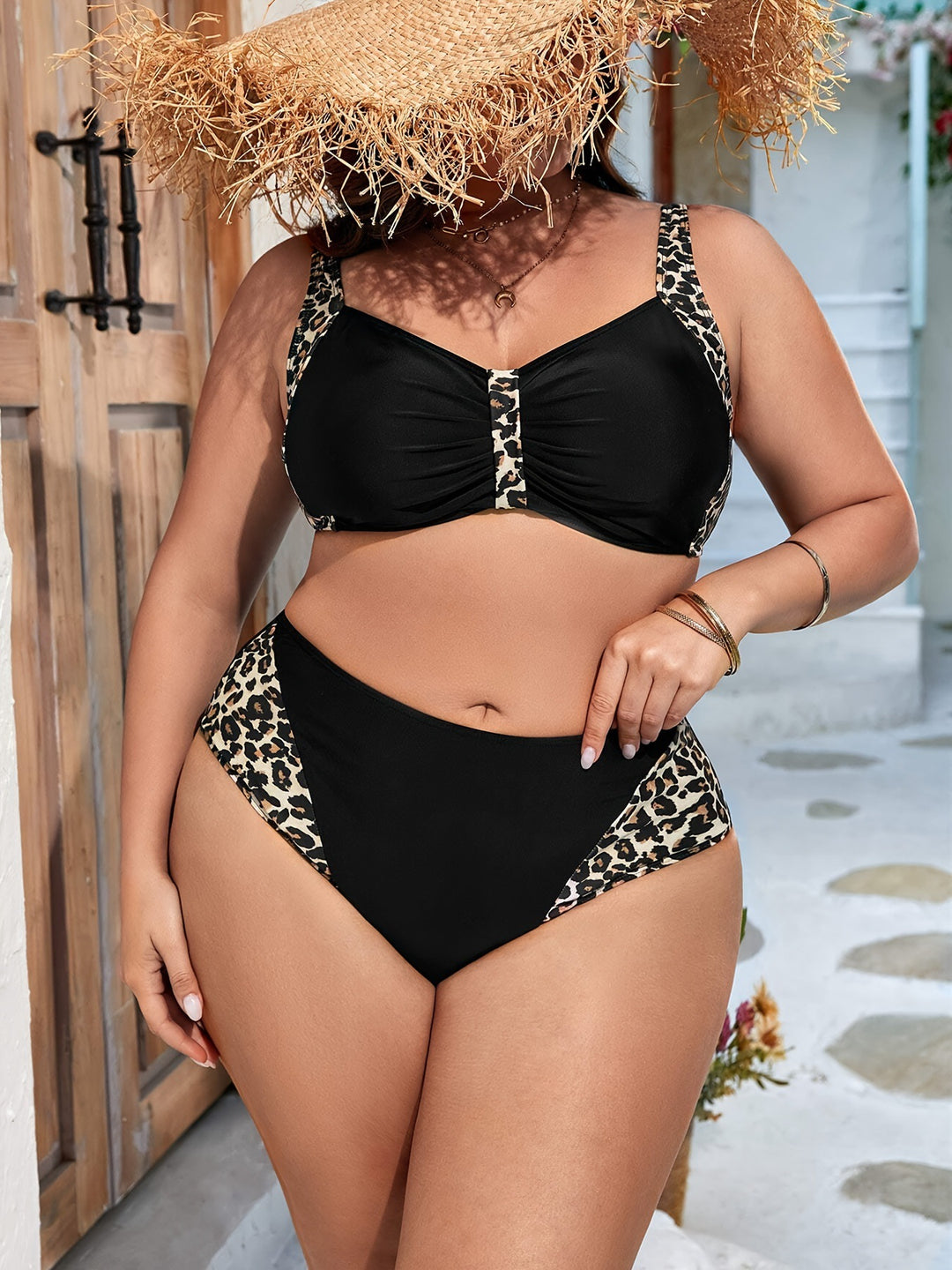 Damen Bikini-Set mit eleganten Rüschen und tierischem Design Echo Archiv