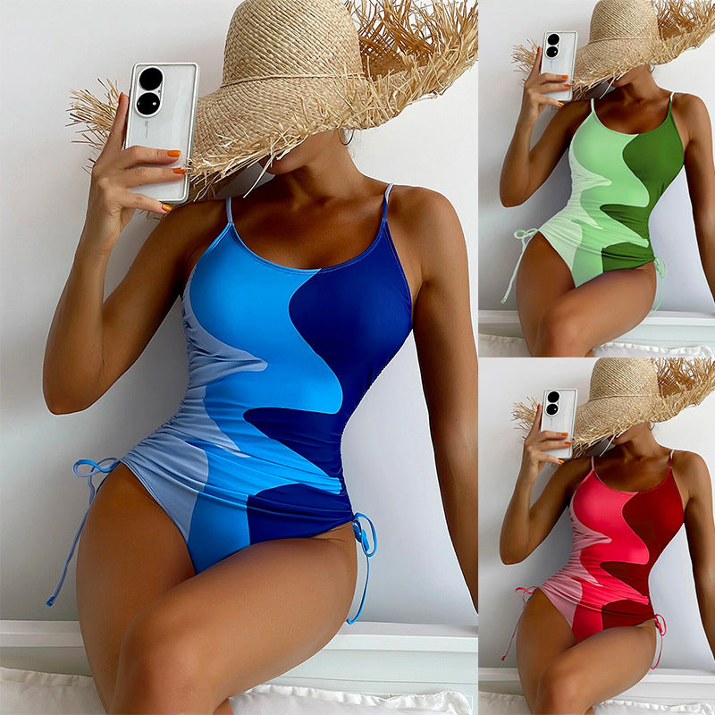 Damen Einteiler-Badeanzug mit verspielten Cut-Outs und floralem Design Echo Archiv