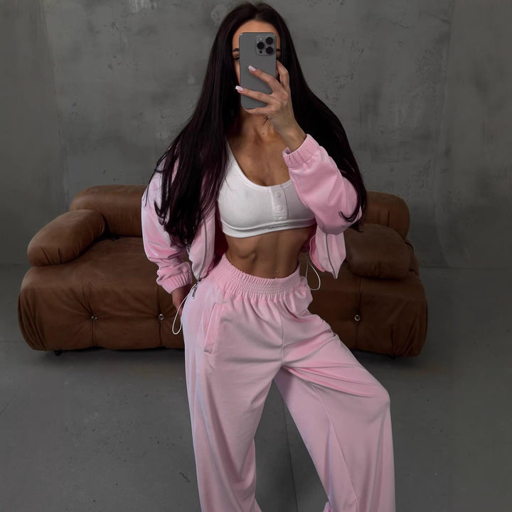 Damen weites Lounge-Set mit Cropped Zipjacke und High-Waist Relaxhose – Avérine