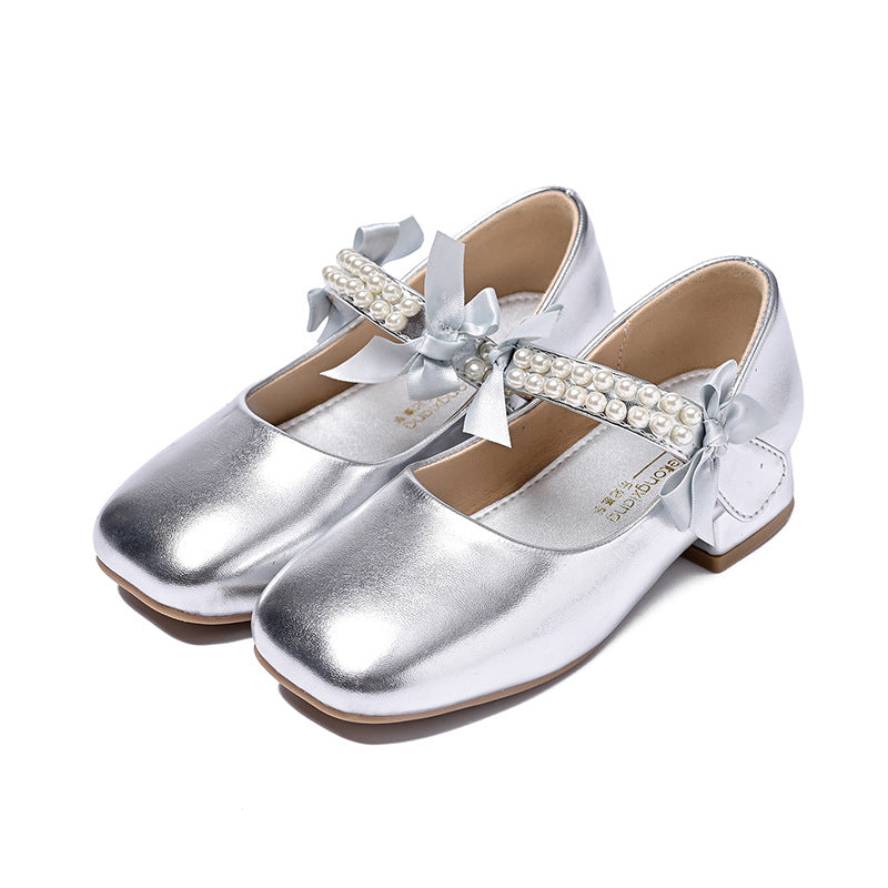 Mädchen Ballerina-Schuhe mit dekorativen Perlen- und Schleifenakzenten Echo Archiv