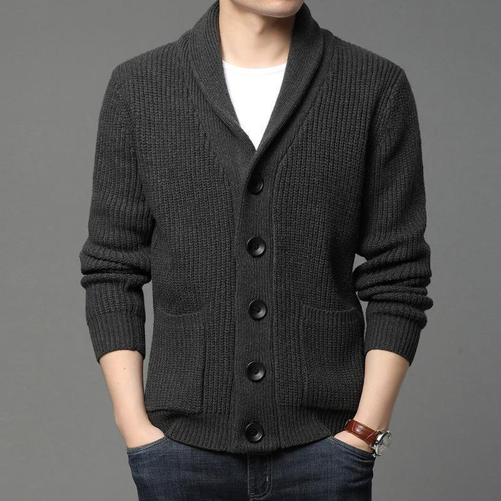 Herren kuschelige Strickjacke mit schickem Kragen und funktionalen Taschen Echoarchiv