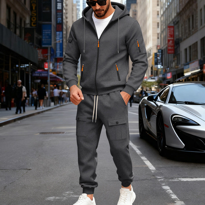 Herren nan urbaner Kapuzen-Jogginganzug aus Baumwollmix mit Cargo-Taschen und funktionalen Reißverschlüssen Echo Archiv