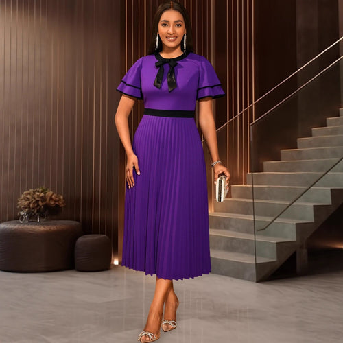 Damen plissiertes Midikleid mit eleganten Rüschendetails Echo Archiv