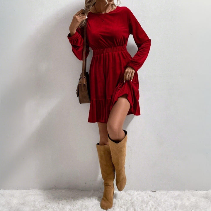 Damen Samt‑Minikleid mit elastischer Taillennaht und stufigem Volantrock – Élara