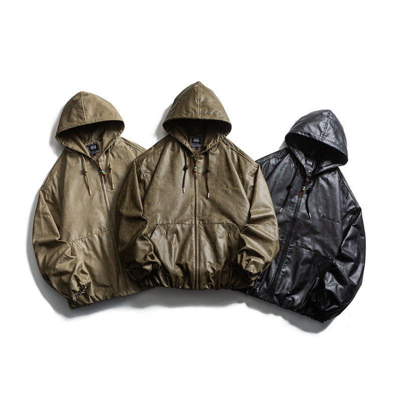 Herren Kurz geschnittene Kunstleder-Kapuzenjacke im Boxy‑Cut mit elastischem Saum und Kängurutaschen Echoarchiv