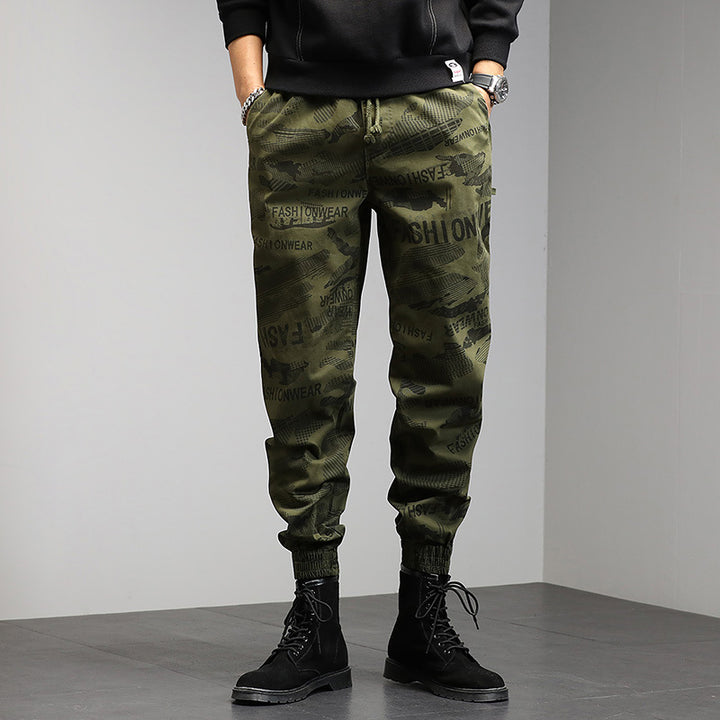 Herren Camouflage-Print Jogger-Cargohose mit elastischem Tunnelzugbund und gerippten Knöcheln Echo Archiv