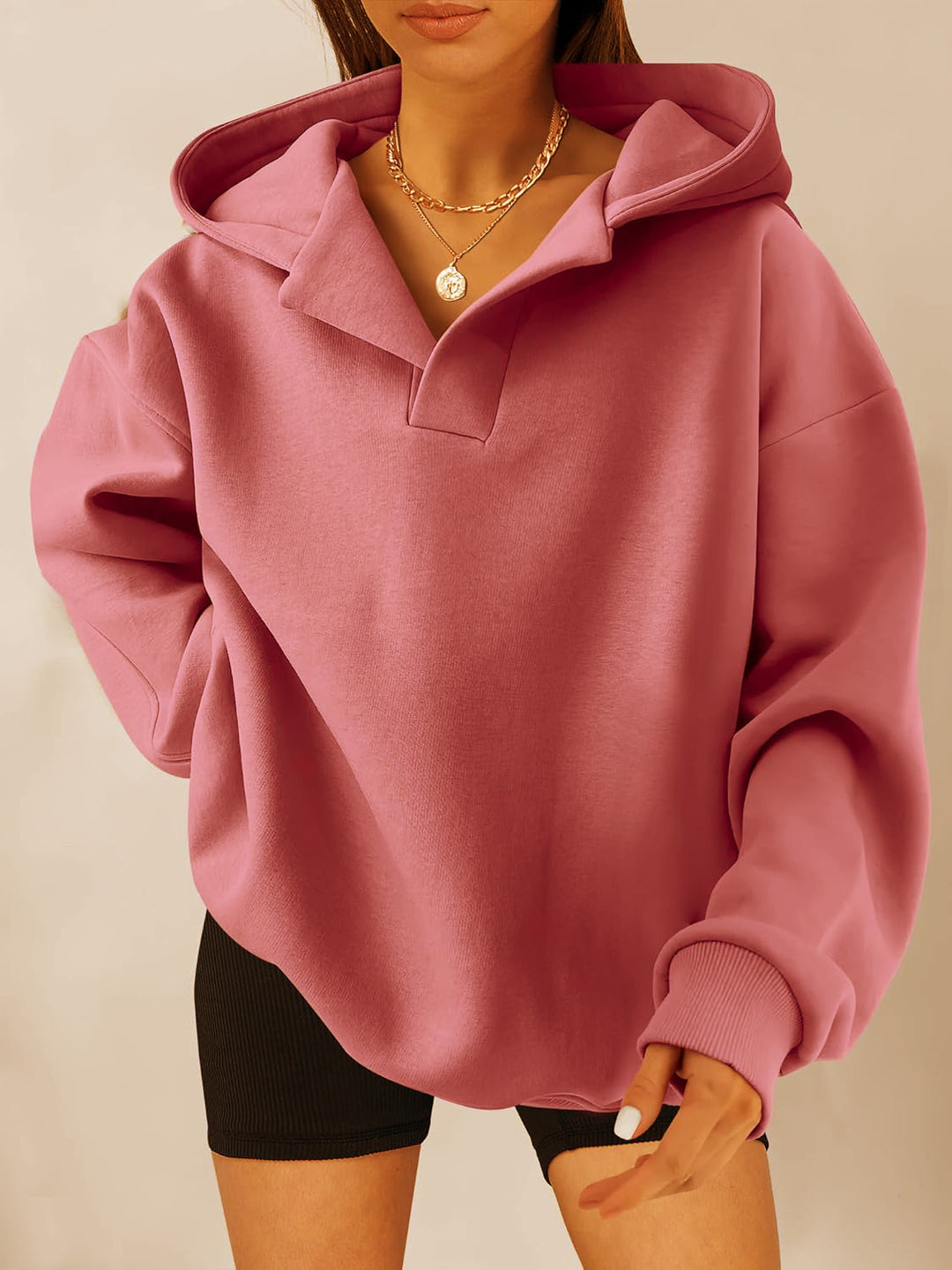 Damen Oversize-Kapuzenpullover mit V-Öffnung, tiefer Schulternaht und gerippten Bündchen Echo Archiv