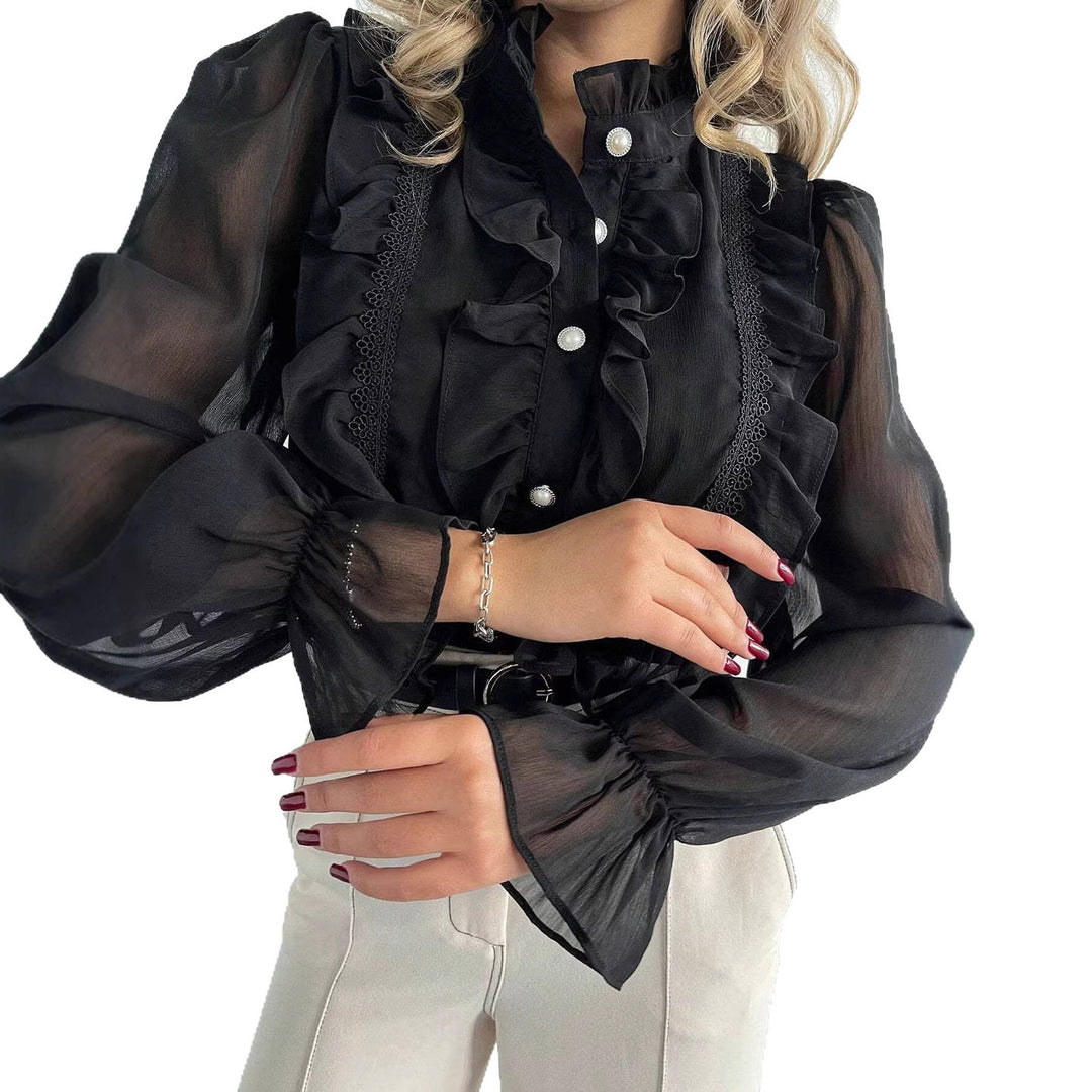 Damen Rüschenbluse aus Chiffon mit Stehkragen und Perlenknöpfen – Élovi