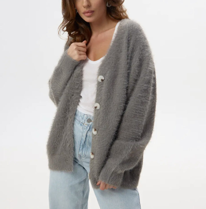 Damen Flauschiger Mohair‑Optik Knopfcardigan mit überschnittener Schulter und Perlmuttknöpfen – Veloura