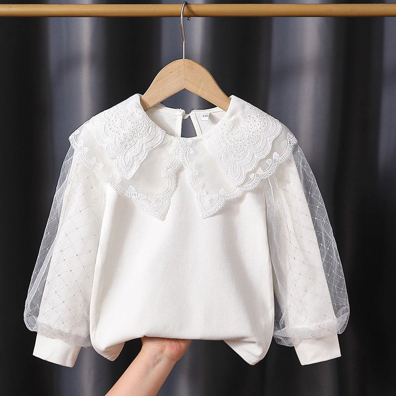 Mädchen modische Bluse mit eleganten Tüllärmeln und kunstvoller Spitzenverzierung Echo Archiv