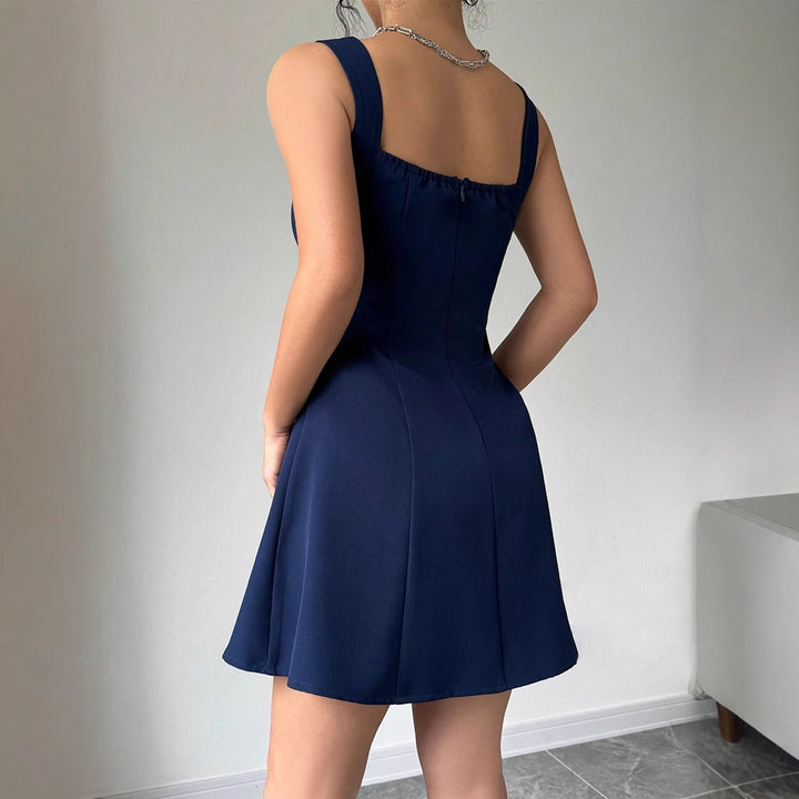 Damen Ballkleid mit quadratischem Ausschnitt und schwingendem Rock Echo Archiv