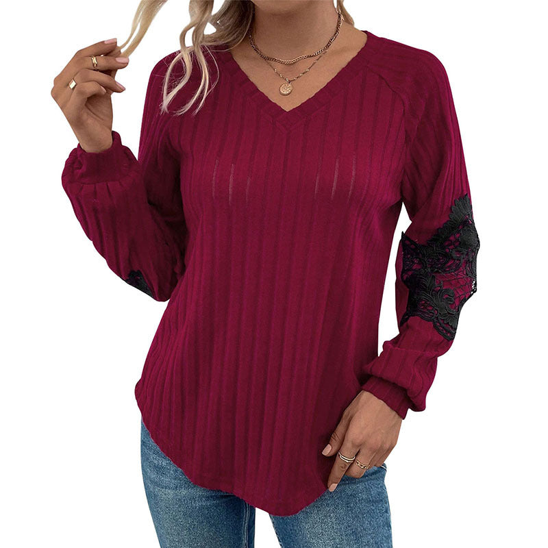 Damen Leichter Rippstrick-Pullover mit V-Ausschnitt und floraler Spitzenapplikation an den Ärmeln Echoarchiv