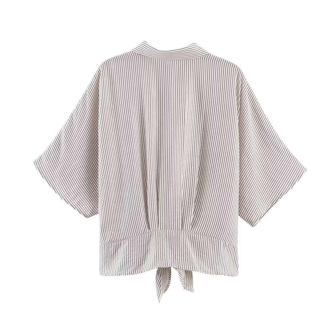 Damen Gestreifte Oversize-Bluse mit Kimonoärmeln und Knotenfront Echo Archiv