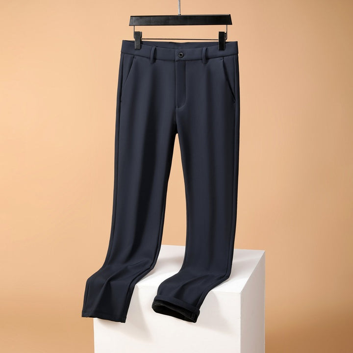 Herren eleganter Business-Hose mit zeitgemäßem Schnitt und komfortablem Bund Echoarchiv