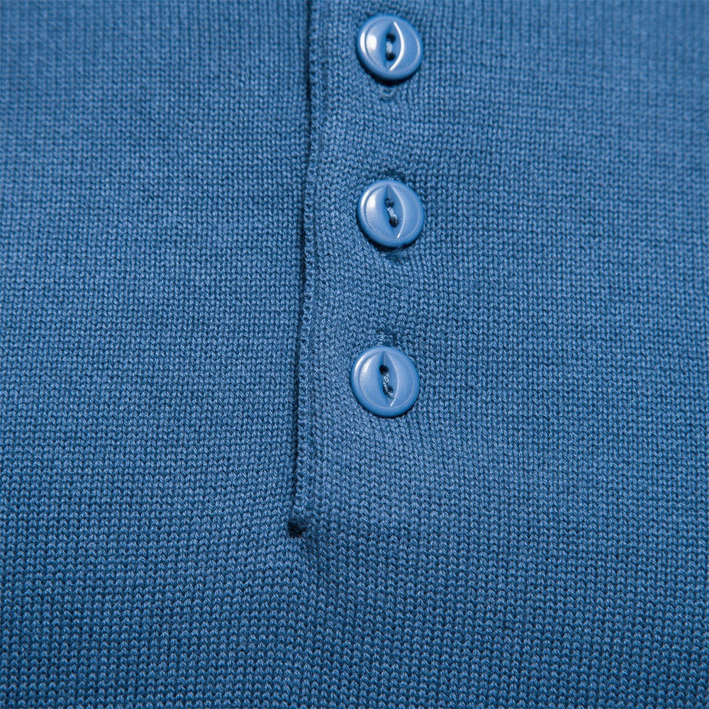 Herren Strickpullover mit modernem Henley-Ausschnitt und feiner Struktur Echoarchiv