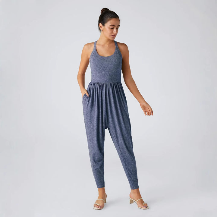 Damen nan lässiger Jersey-Overall mit Racerback, smockierter Taille und seitlichen Eingrifftaschen Echo Archiv
