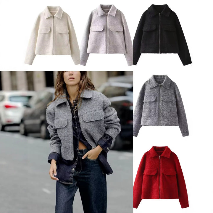 Damen Kurze Bouclé‑Jacke im Boxy‑Cut mit Reißverschluss und Pattentaschen Echo Archiv