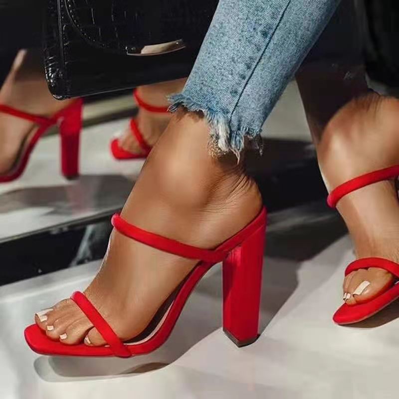 Damen nan elegante Schlüpf-Sandalette mit eckiger Zehenpartie schlanken Riemen und stabilem Blockabsatz Echo Archiv