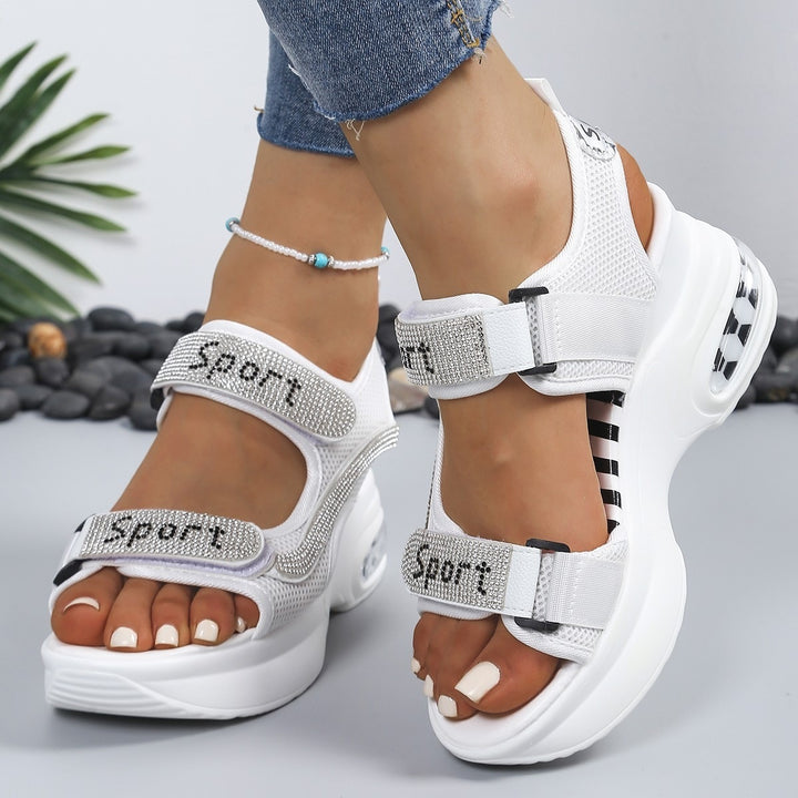 Damen Sportliche Plateausandalen mit Mesh-Obermaterial, Klettverschluss und Ziersteinen – Sorelia