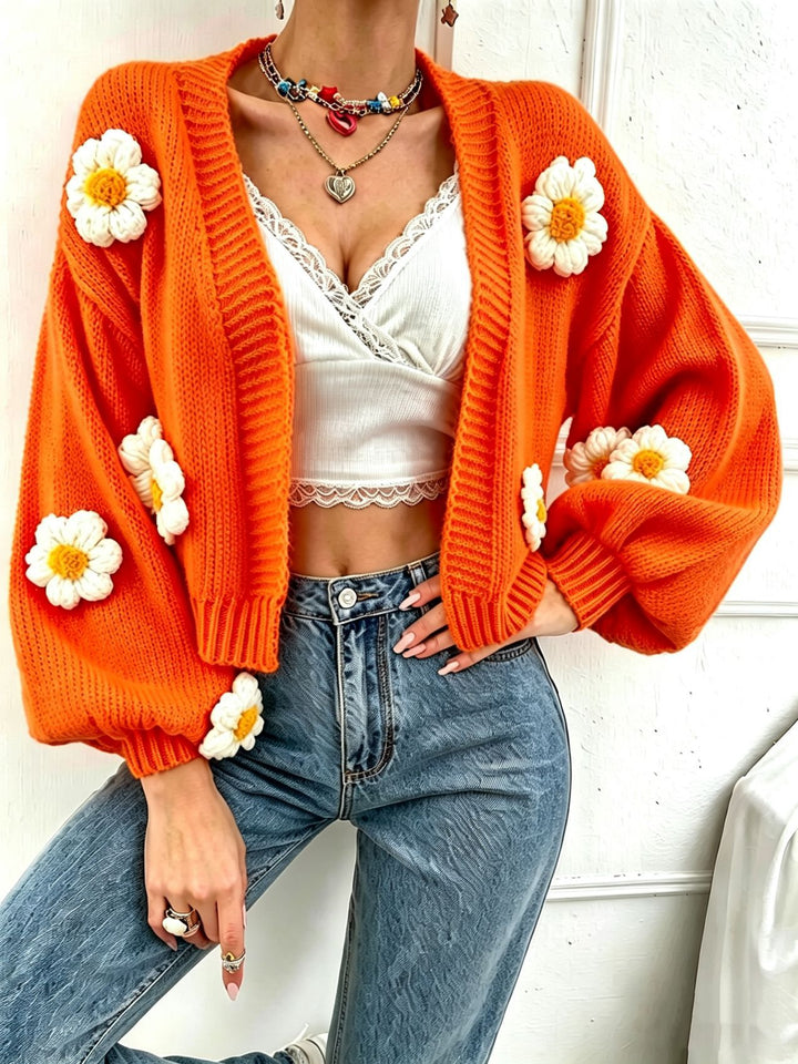 Damen Kurzgeschnittener Grobstrick-Cardigan mit 3D-Blütenapplikationen – Veloura