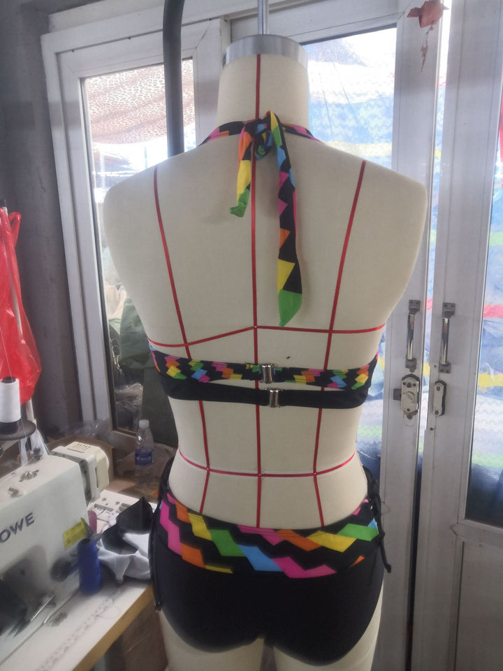 Damen Sportliches Bikini-Set mit verstellbaren Trägern und modischem Farbdesign Echo Archiv