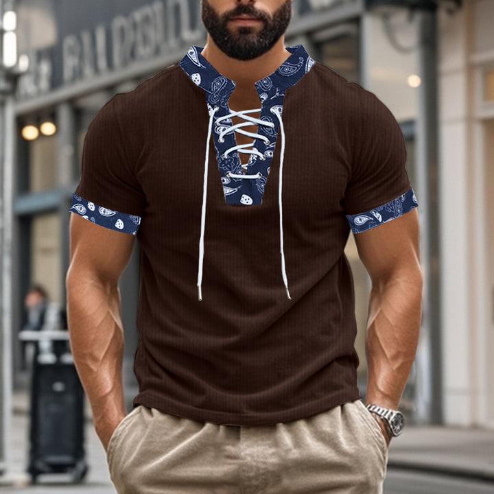 Herren Kurzarm-Henley-Shirt mit farblich abgesetztem Kragen und modischem Schnürdesign Echoarchiv