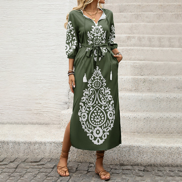 Damen Maxikleid mit Ethno‑Print, V‑Ausschnitt, knöchellanger Schnitt und Bindegürtel Echoarchiv