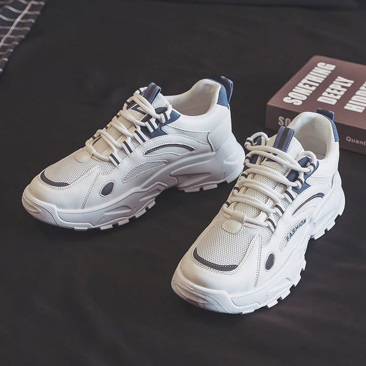 Damen Sportliche Sneakers mit atmungsaktiven Mesh-Einsätzen und markanter Sohlenkonstruktion Echo Archiv